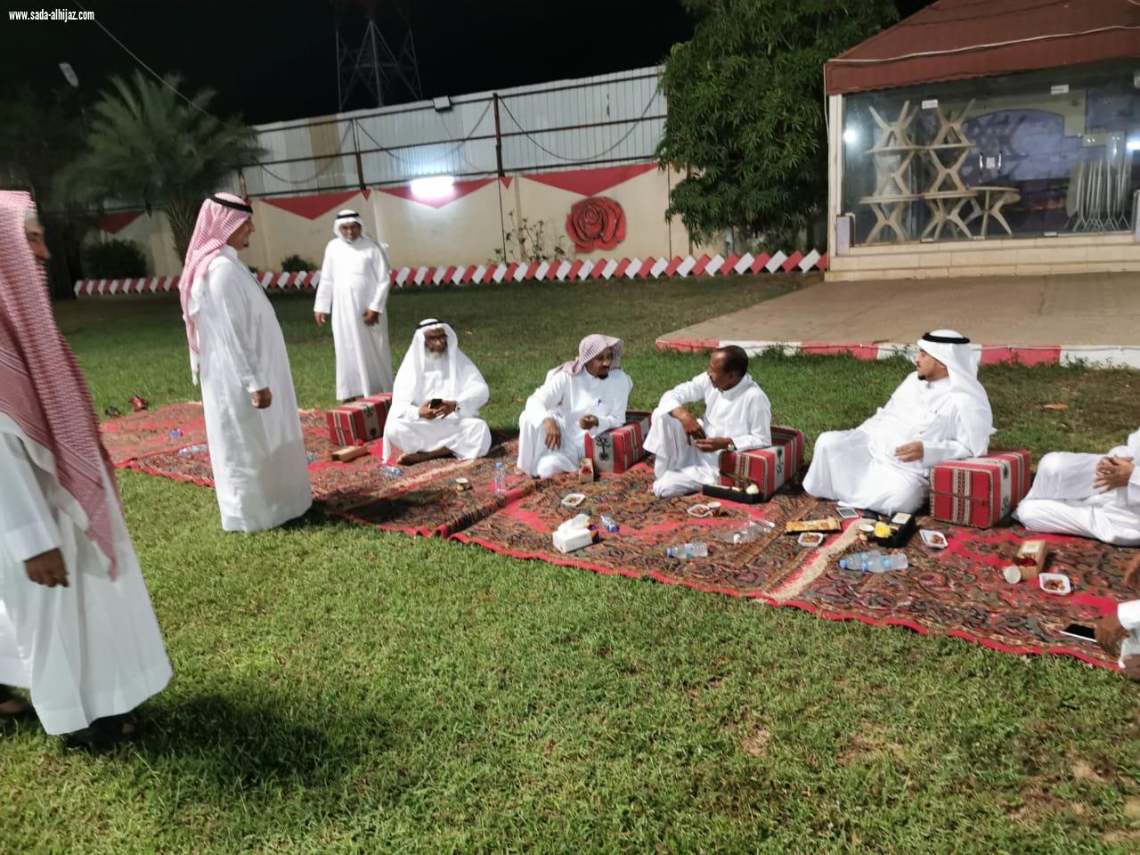 تنمية محافظة الطوال تقيم حفل معايدة لخريجي المعهد العلمي للعام ١٣٩٤/ ١٣٩٥ للهجرة