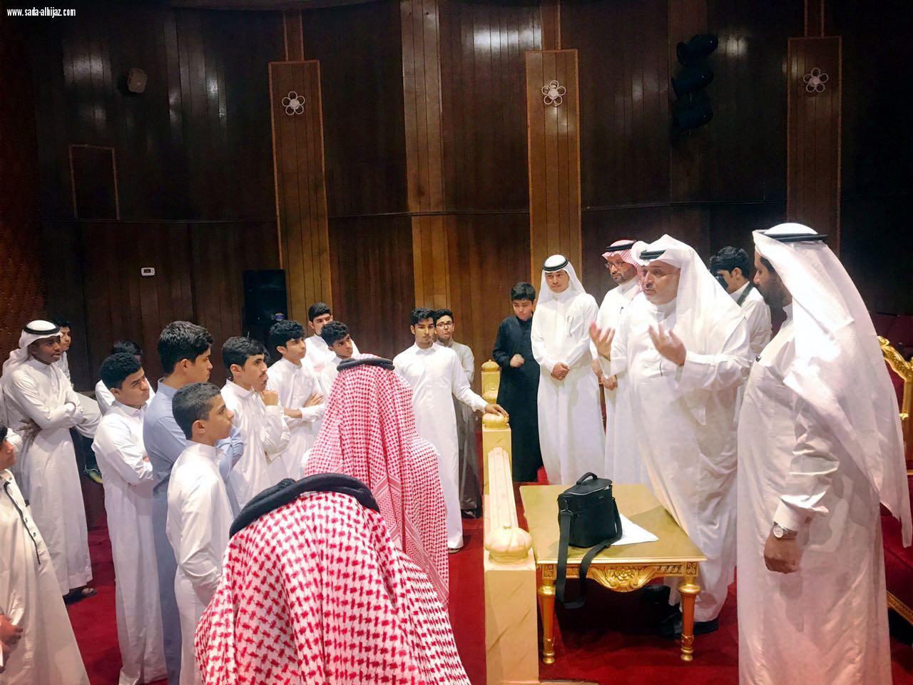 الغامدي يقف على تحضيرات حفل المكتب باليوم الوطني برعاية مدير التعليم