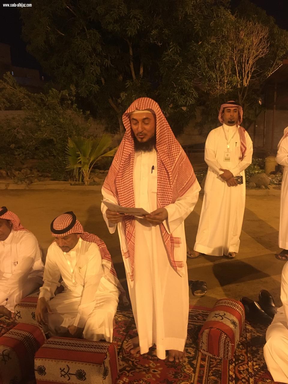 على شرف وكيل امارة منطقة جازان السابق لجنة التنمية الاجتماعية بالطوال تكريم فريق التحفيظ الرياضي