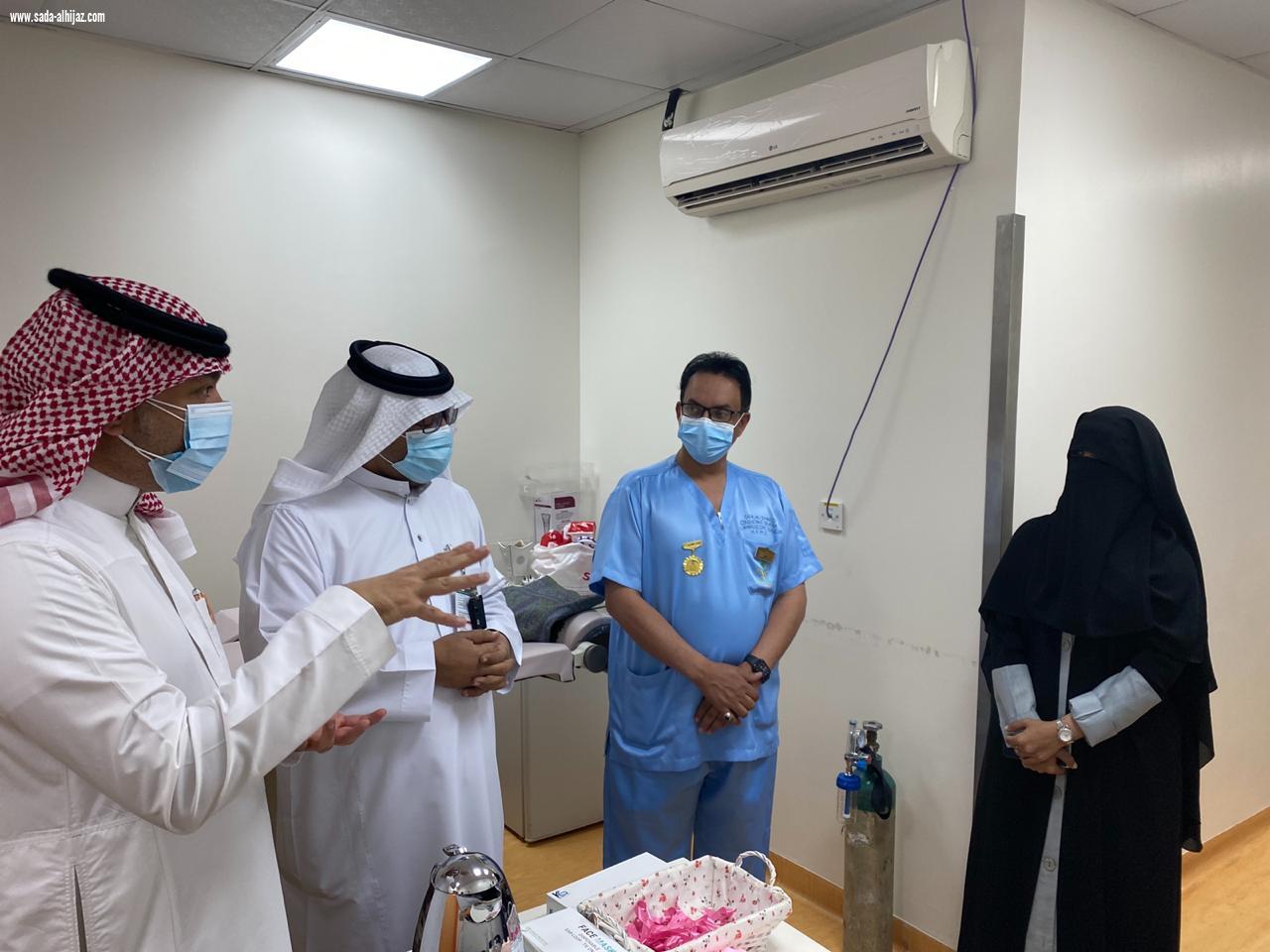 تخصصي الطائف يكرم اصغر محاربة للسرطان تدشين عيادة الفحص والتوعية لشهر التوعية بسرطان الثدي بالتخصصي