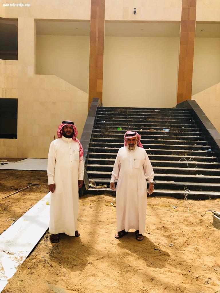 رئيس المجلس البلدي يقوم بزيارة ميدانية وتفقد سير العمل في المشاريع المتعثرة بالمنطقة