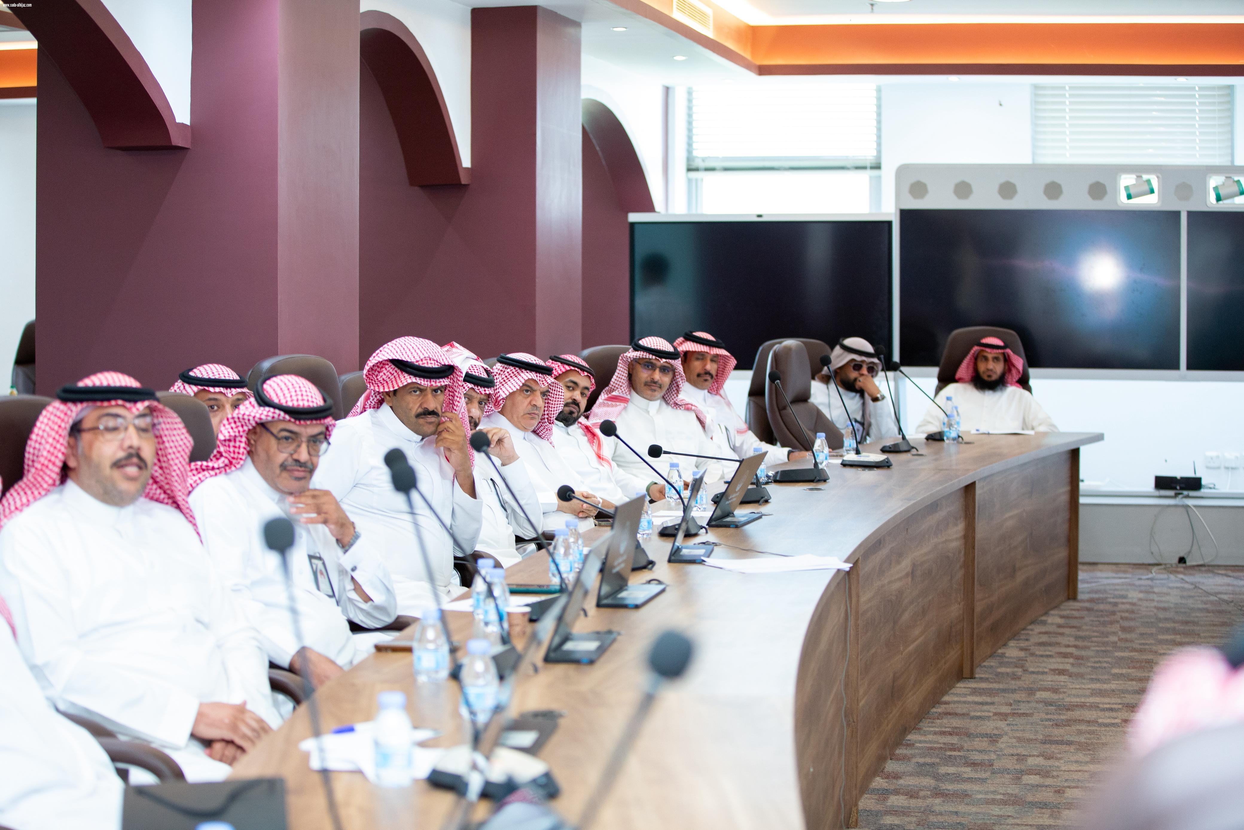 بحضور40 مختصًا، أمانة تبوك تستضيف ورشة عمل تستعرض رحلة التسجيل العيني للعقار وأبرز خدماته  