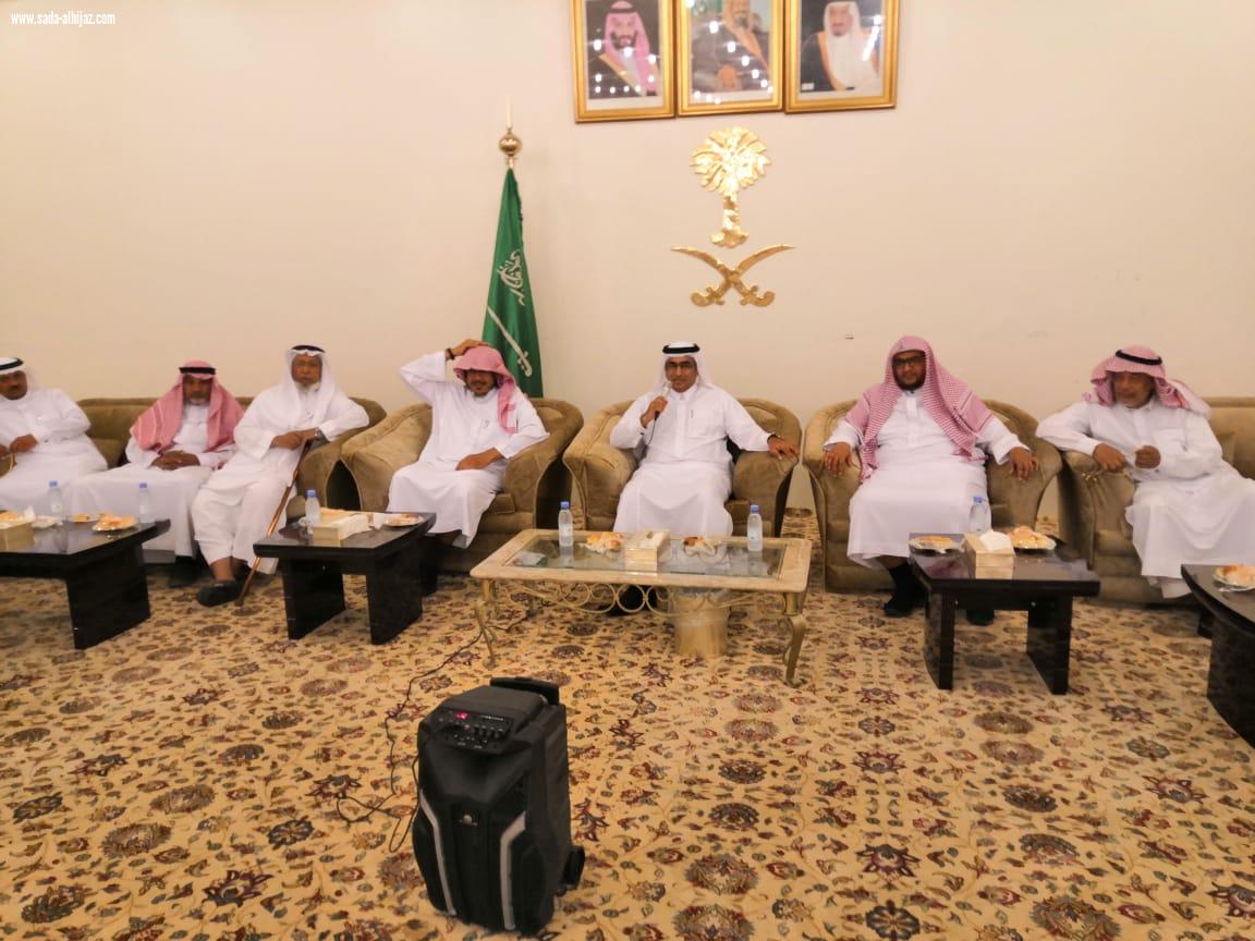 لتفعيل دور المجتمع المحلي والتطوعي محافظ العلا المكلف يستقبل فريق تزاور التطوعي