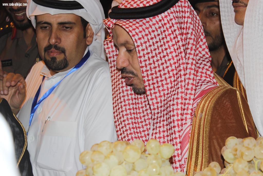 محافظ ميسان يدشن مهرجان العنب الثالث ببني سعد