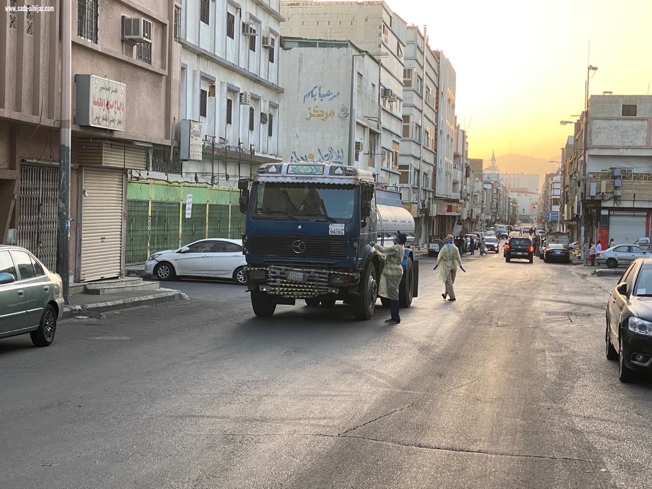 بين أروقة المقيمين وداخل أماكن تواجدهم تنفذ وزارة الصحة فحص بصري ميداني