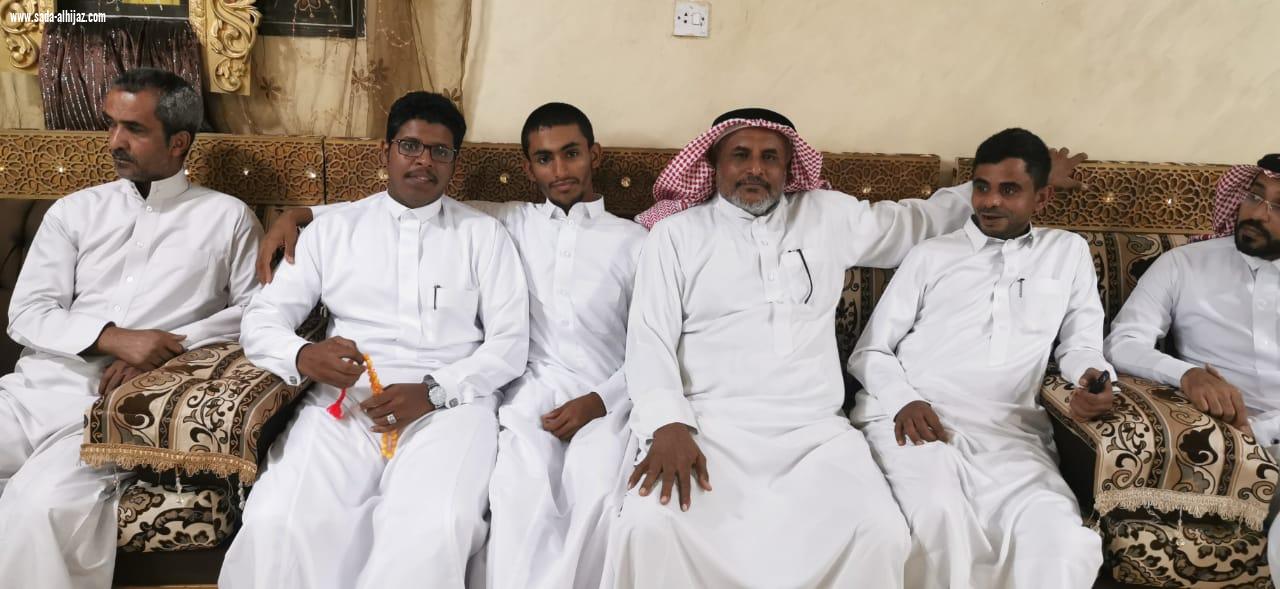 يحيى العوجري يحتفل بتخرج نجله علي من مدرسة سلاح المدفعية بخميس مشيط