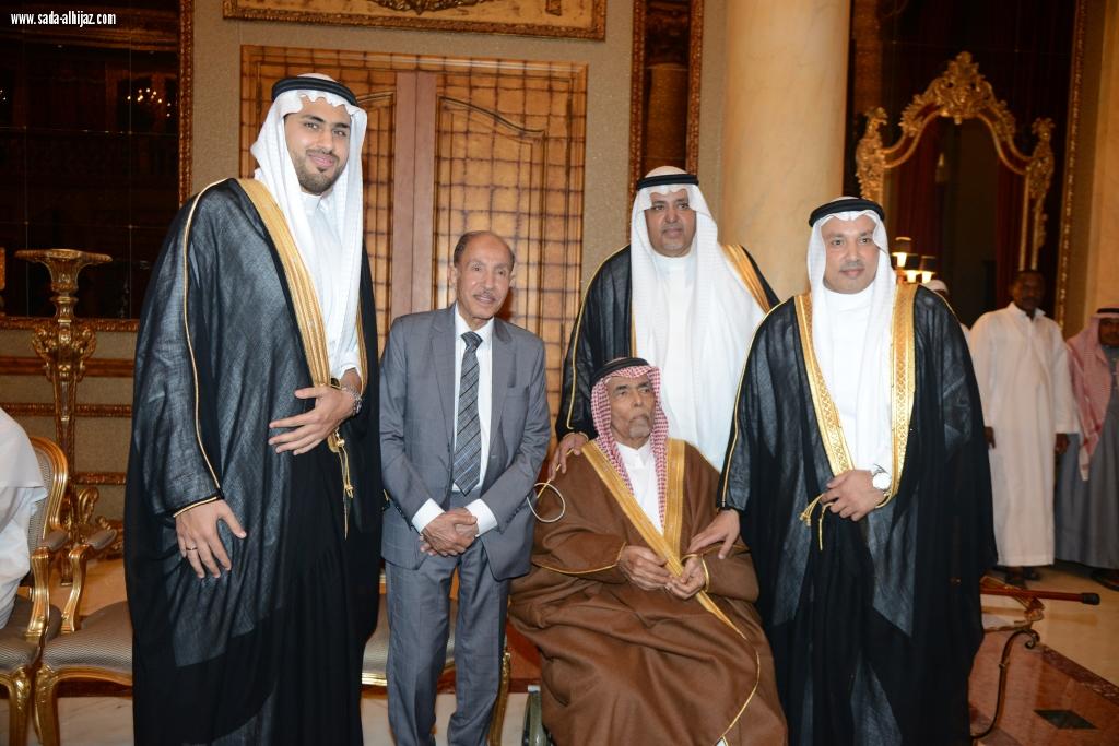 مسئولون وأعيان يشرفون قران بن محفوظ وآل سعيد