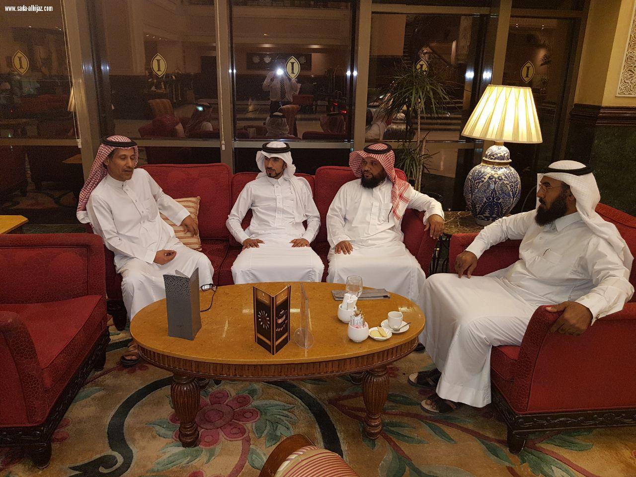 شبكة نادي الصحافة السعودي تستضيف أول رحالة عربي يقطع دول الخليج بدراجته في ستة أيام