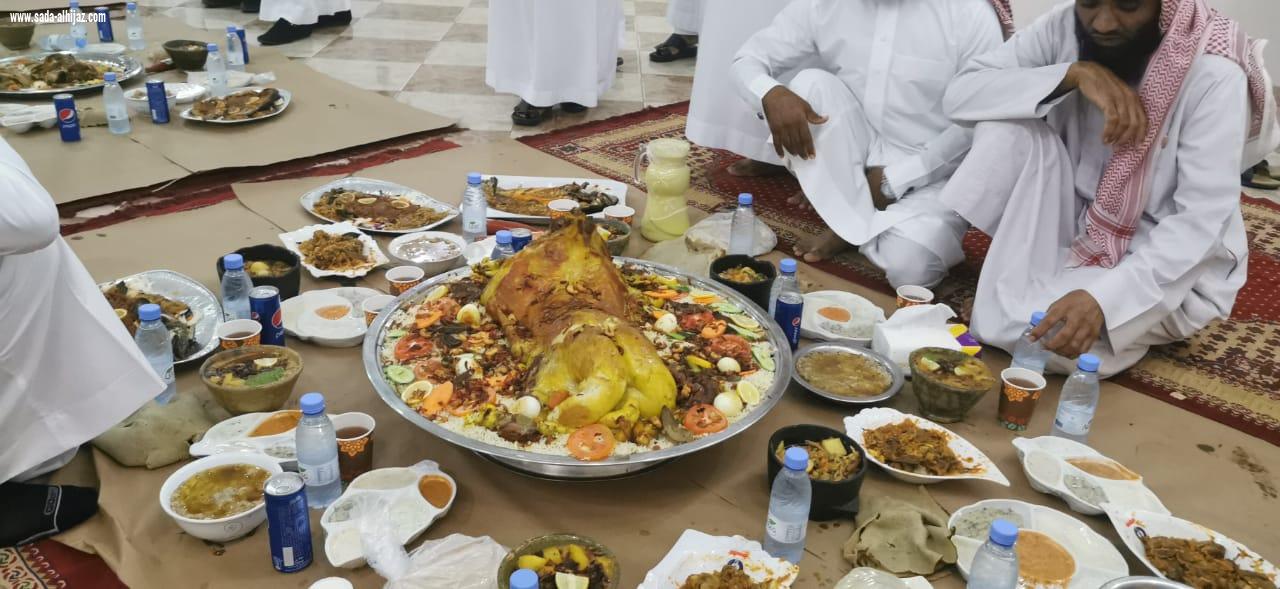منسوبو وحدة أمن مطار الملك عبدالله الدولي بجازان يكرمون زملاءهم المتقاعدين