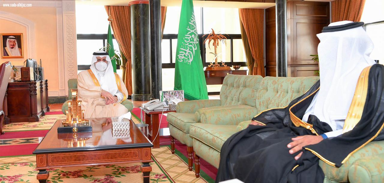 سمو أمير تبوك يستقبل مدير ميدان الهجن بالمنطقة 