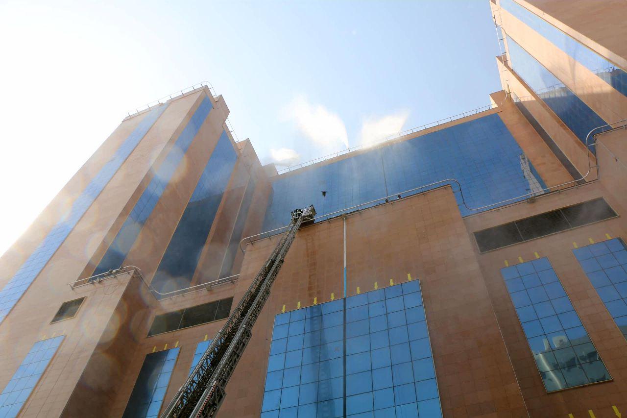 مدني مكة ينفذ تجربة فرضية للإخلاء والإطفاء والانقاد بأحد المنشأت الفندقية الواقعة بالمنطقة المركزية