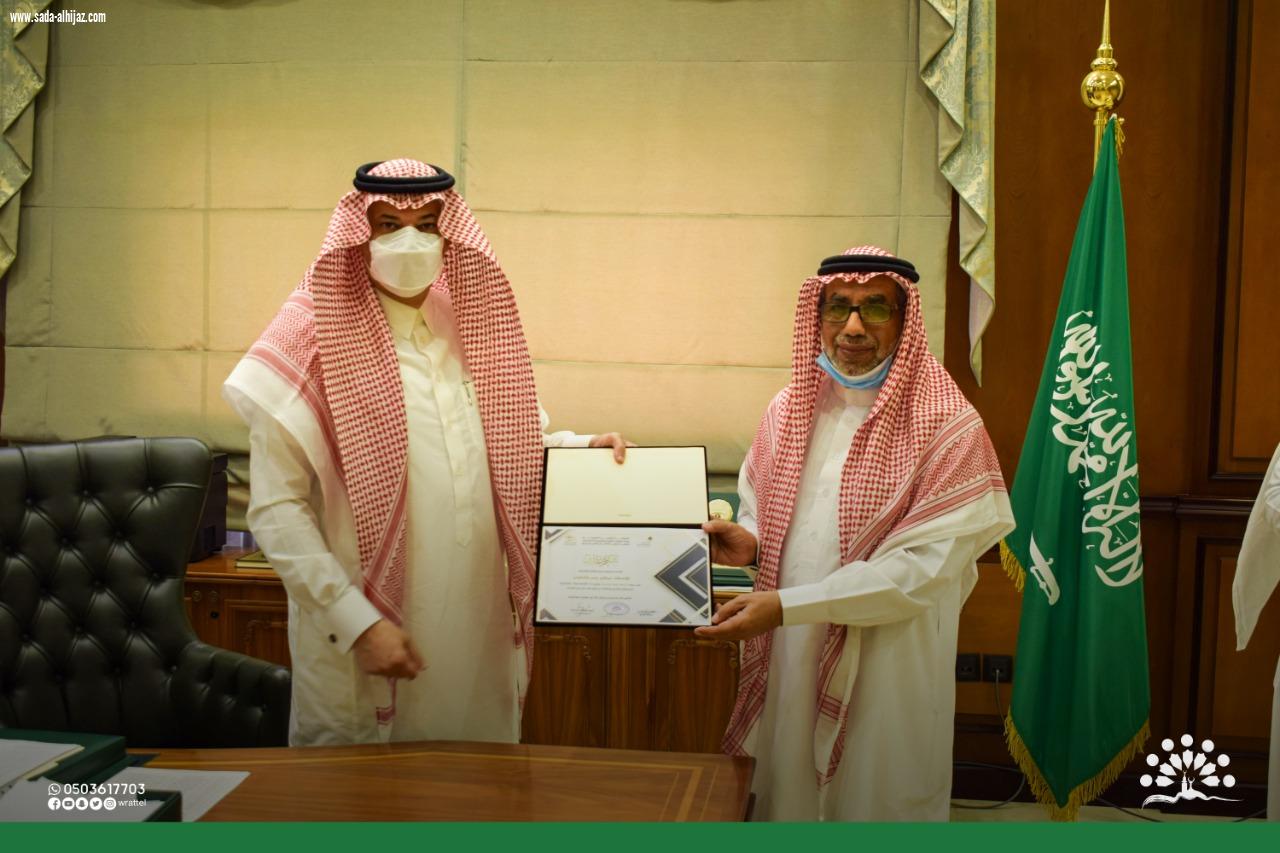 تكريم عدد من الطلاب الخاتمين من حلقات جمعية تحفيظ القرآن الكريم برابغ .