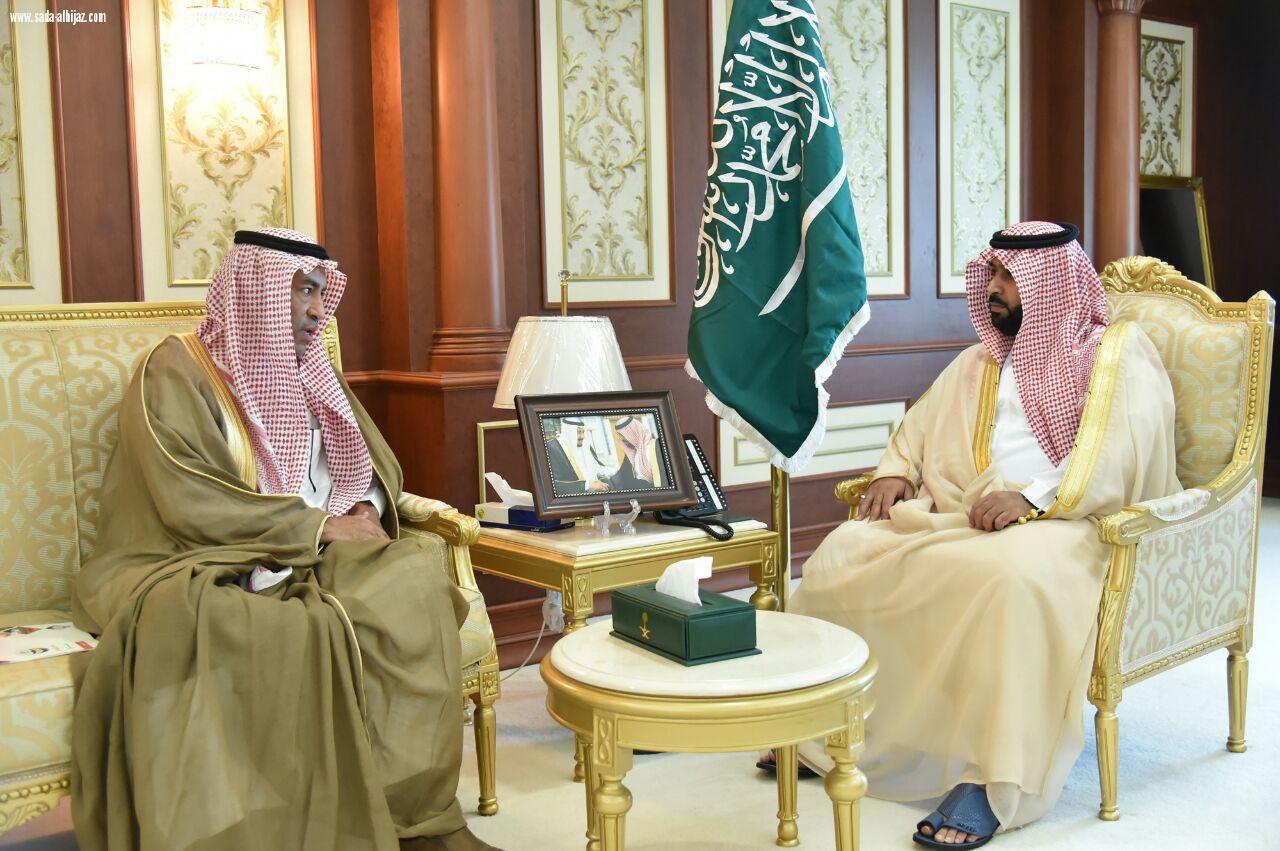 نائب أمير منطقة جازان يلتقي رئيس وأعضاء نادي التهامي