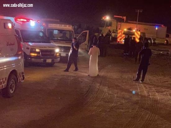 وفاة وإصابة ١٧ شخصًا.. انقلاب حافلة نقل جماعي وتصادم 4 سيارات