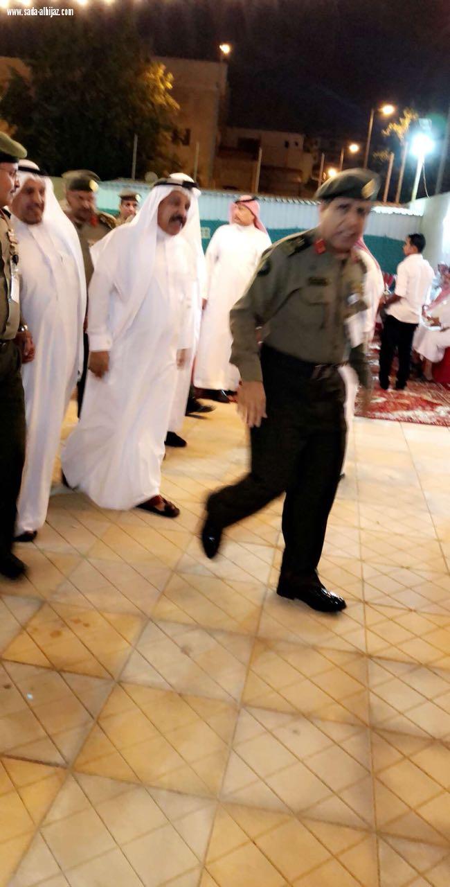 مدير عام الجوازات يعزي اللواء الطويرقي في وفاة والده