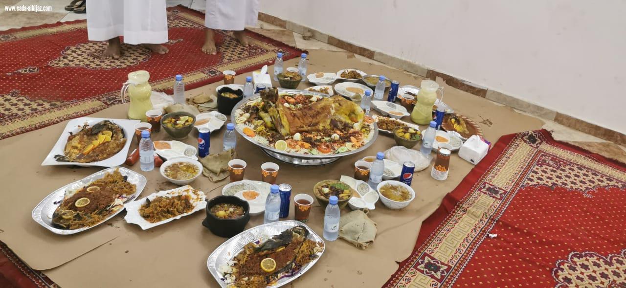 منسوبو وحدة أمن مطار الملك عبدالله الدولي بجازان يكرمون زملاءهم المتقاعدين