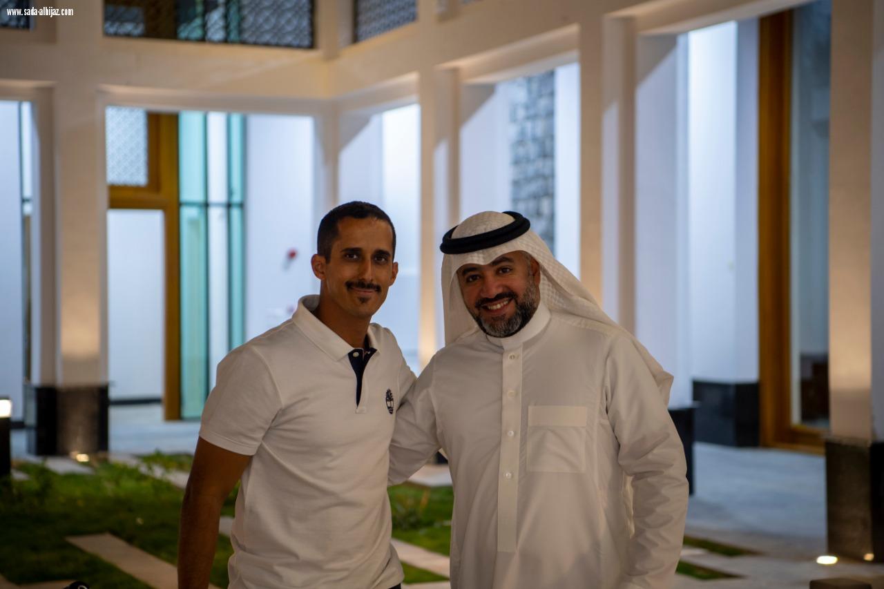 التهامي يشارك افتتاح معرض خفاق في مركز الفنون  ويحتفي بسلامة العوفي