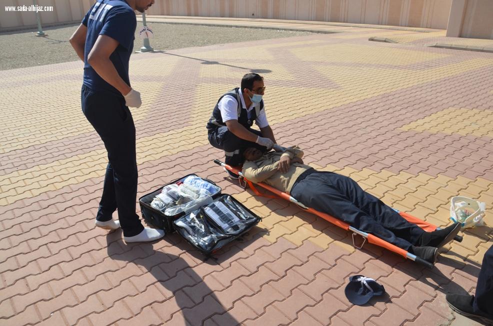 إدارة الدفاع المدني بمحافظة العلا تنفذ فرضية حادث وهمي بفرع جامعة طيبة بالعلا شطر الطالبات