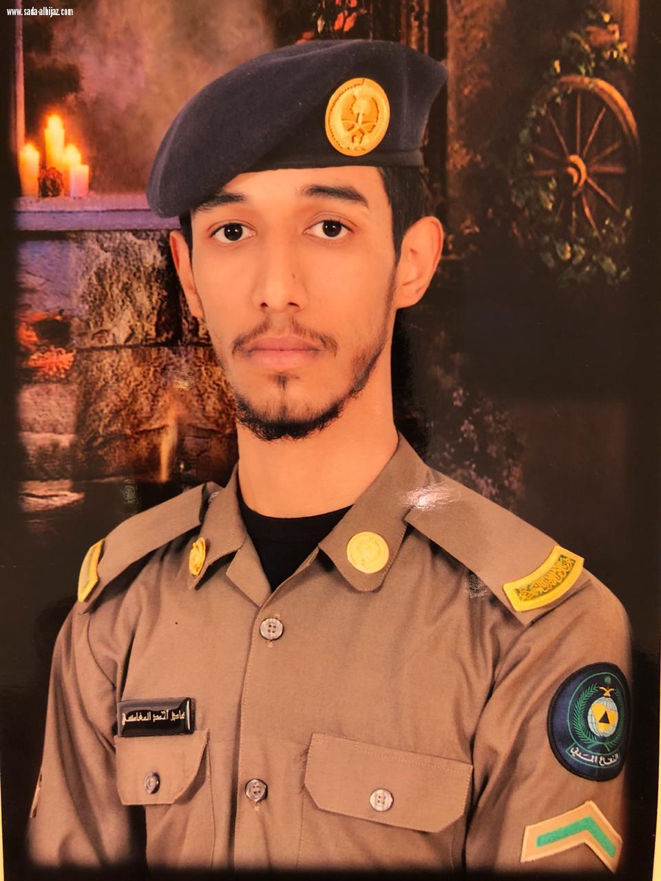 أحد منسوبي مدني المدينة الجندي اول عادل المغامسي يصادف حالتي غرق أثناء تواجده للتنزه .