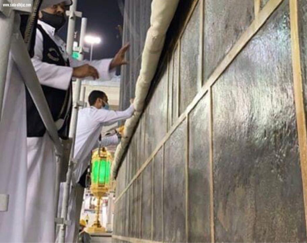 معالي الرئيس العام يشارك في رفع ثوب الكعبة المشرفة