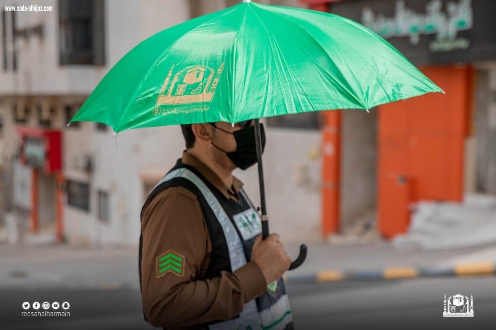 الإدارة العامة للخدمات الاجتماعية بالحرم المكي تطلق مبادرة مظلة الحرمين
