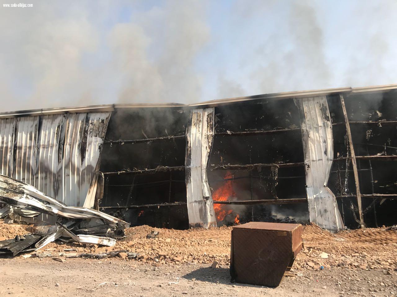 الدفاع المدني في المدينه المنوره يطفئ حريق في مستودع تخزين للادوات الكهربائيه والسباكه بدون اصابات