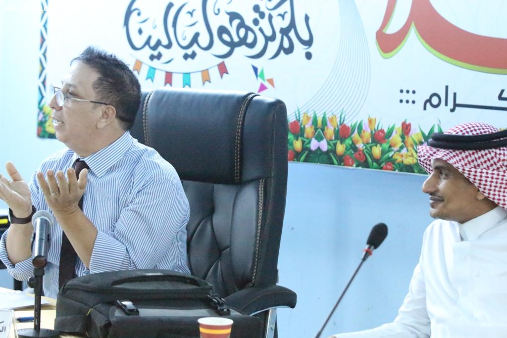 حضرها عدد من طلاب الدراسات العليا والنقاد د شكري يتحدث عن الشعرية الموزعة في زمن التكثيف