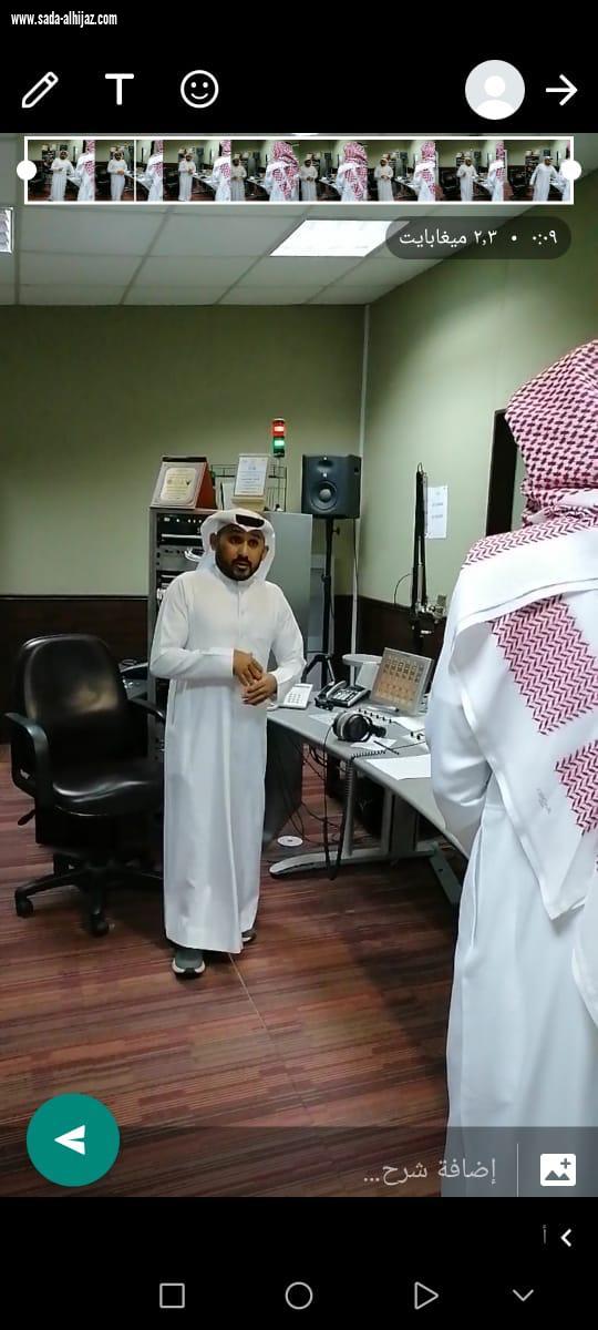دغريري يدرب طلاب المركز الإعلامي بقسم الصحافة والإعلام. 