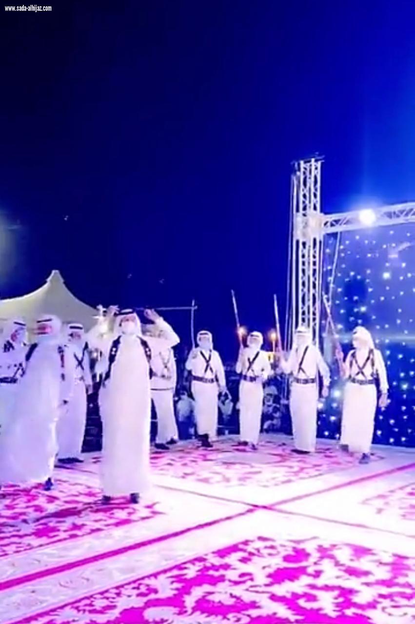 صفوف بني سعد للموروث الشعبي تحتفل بمناسبة شفاء خادم الحرمين الشريفين الملك سلمان بن عبدالعزيز آل سعود بمحافظة الطائف .