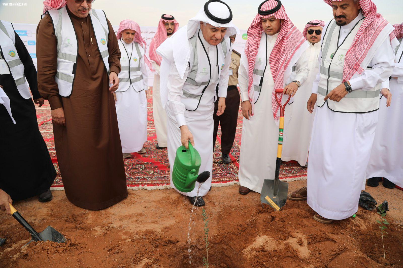 الوزير الفضلي يتفقد ميدانياً مشاريع منظومة البيئة والمياه والزراعة في منطقة حائل