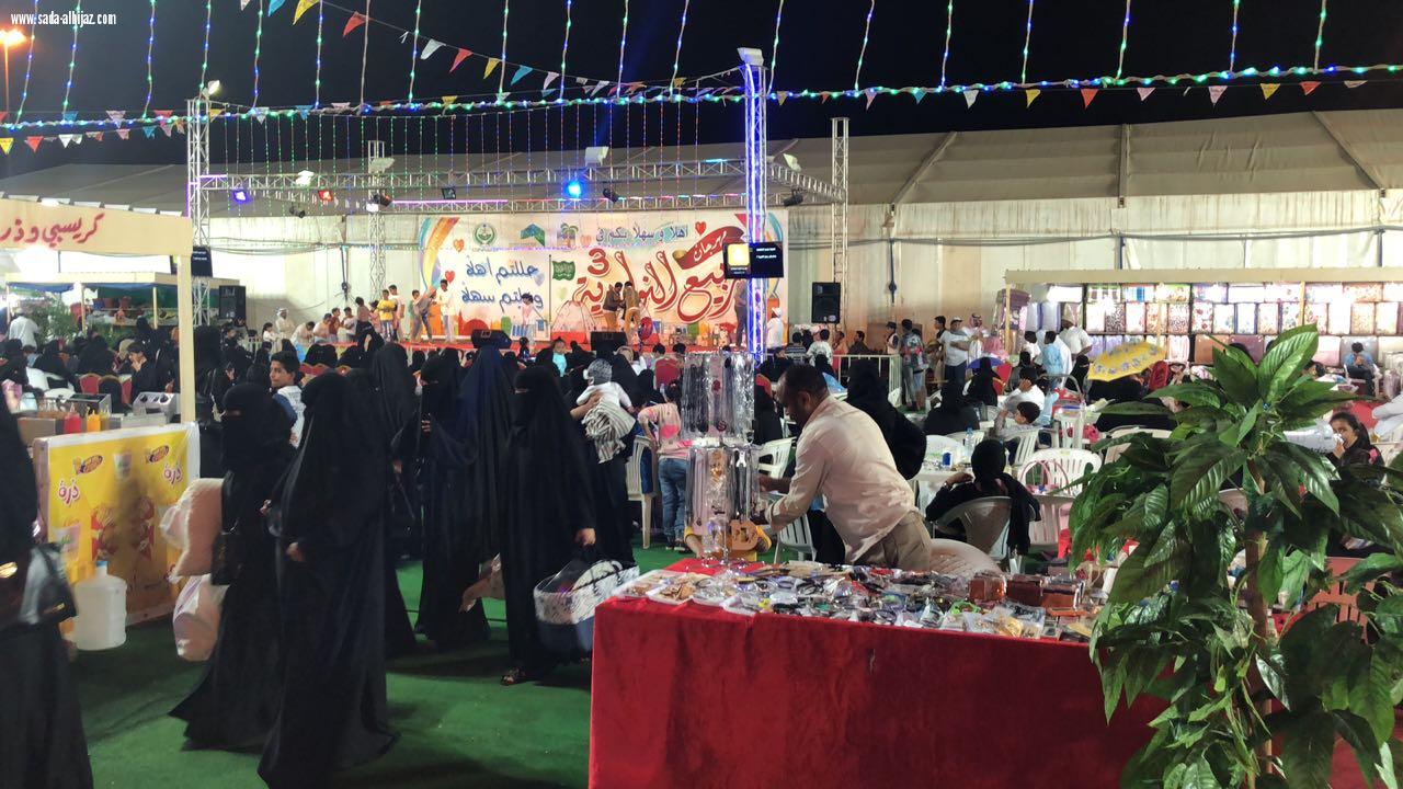 حماس كبير للاطفال على مسرح مهرجان ربيع النوارية 3 احتفاء بنجوم قناة المجد الفضائية