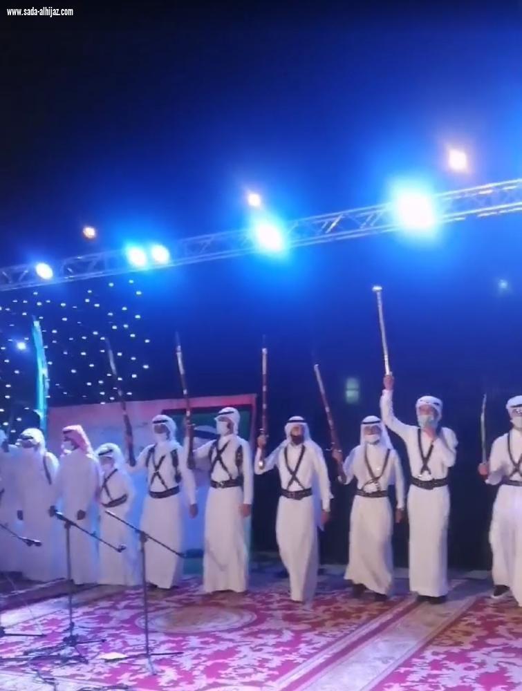 صفوف بني سعد للموروث الشعبي تحتفل بمناسبة شفاء خادم الحرمين الشريفين الملك سلمان بن عبدالعزيز آل سعود بمحافظة الطائف .