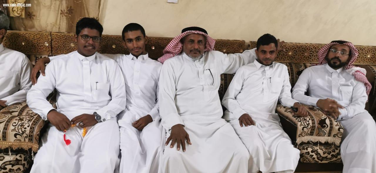 يحيى العوجري يحتفل بتخرج نجله علي من مدرسة سلاح المدفعية بخميس مشيط
