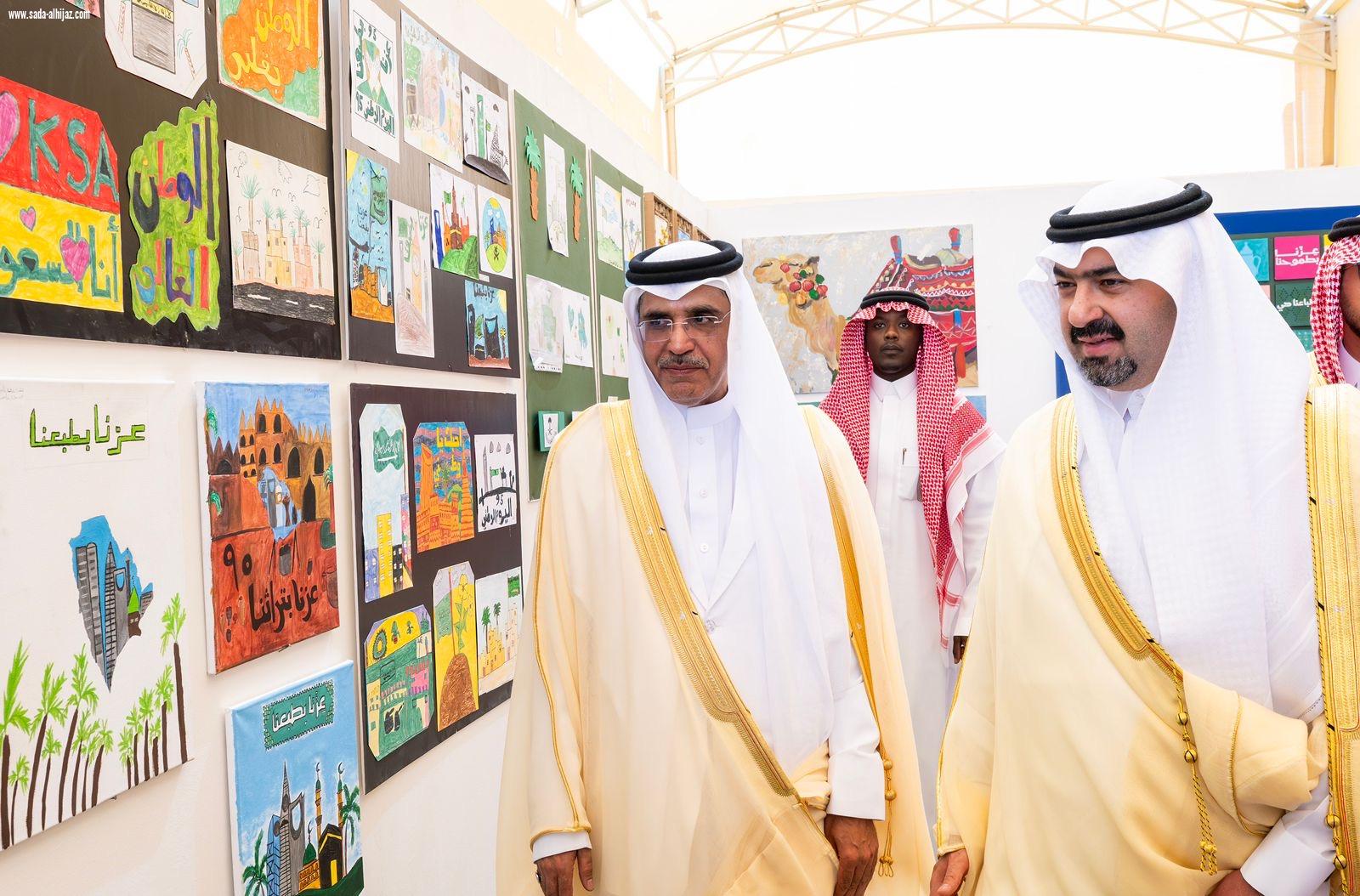 نائب أمير منطقة تبوك يرعى حفل مدارس الملك عبدالعزيز النموذجية باليوم الوطني الـ95 للمملكة