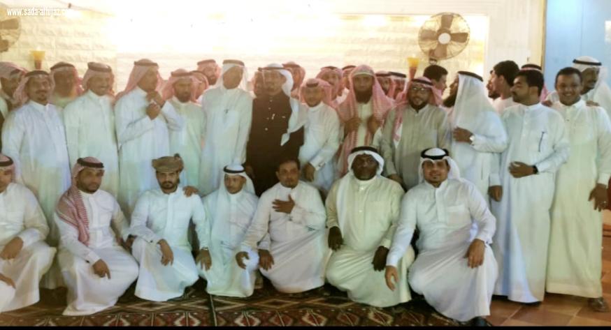 منسوبو وحدة أمن مطار الملك عبدالله الدولي بجازان يكرمون زملاءهم المتقاعدين