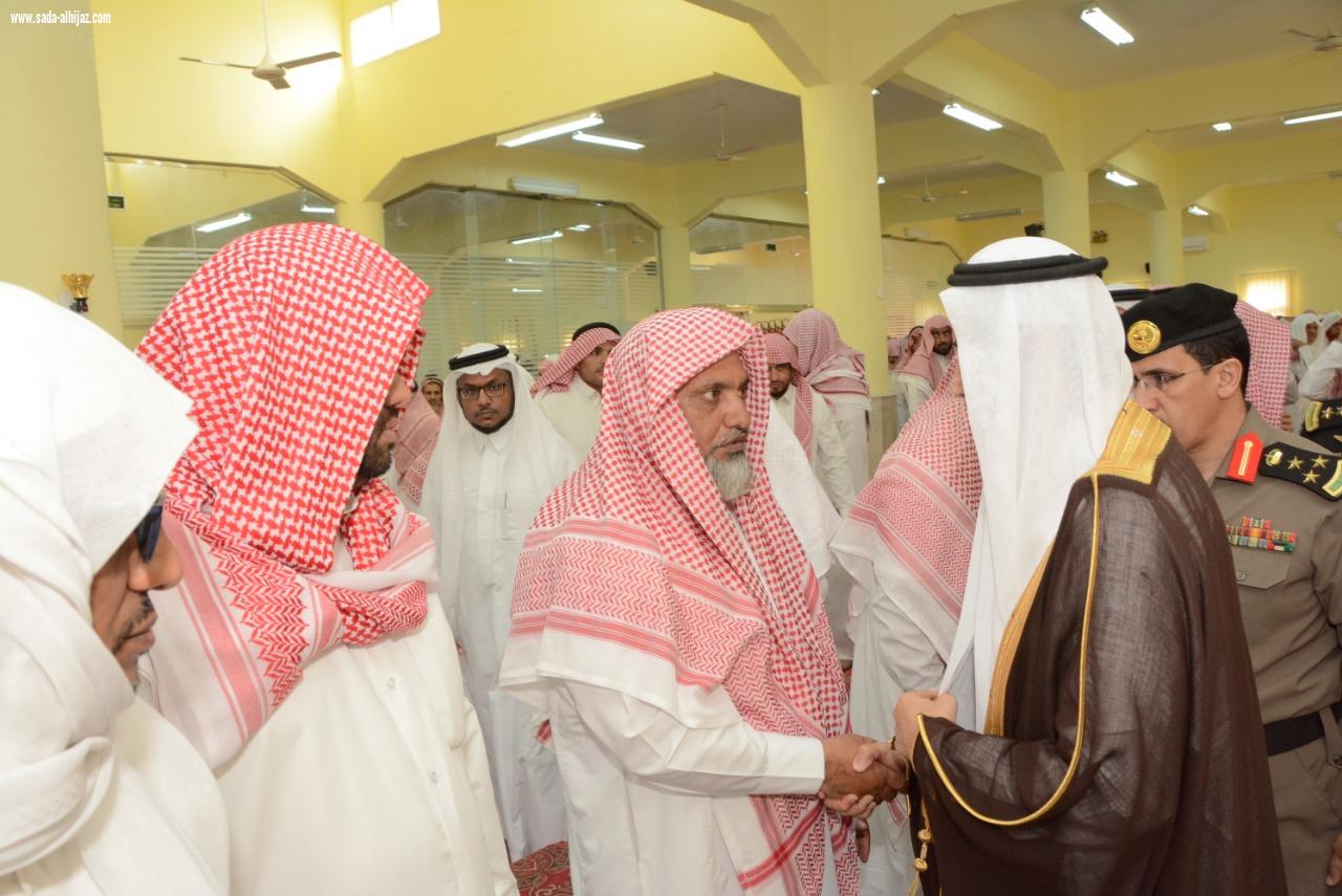 جموع المصلين بمحايل عسير تشيع شهيد الواجب الملازم أول عسيري