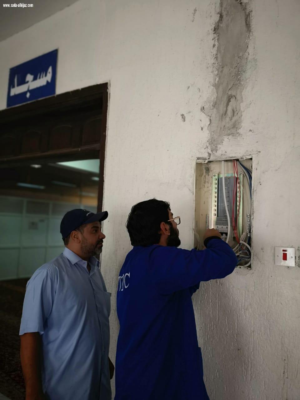 الإدارة العامة للتدريب التقني والمهني تجري الصيانة التطوعية لوحدات التكييف والتبريد لعدد من المساجد