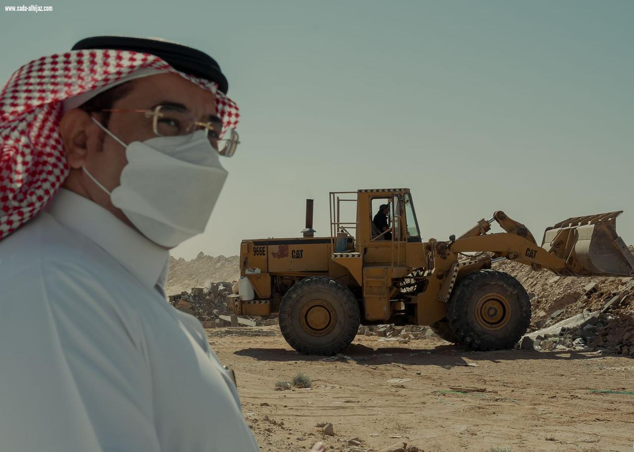 أمين الجوف يتفقد أعمال معالجة التشوه البصري بسكاكا ويشدد على تحقيق أهداف حملة التسعين يوما