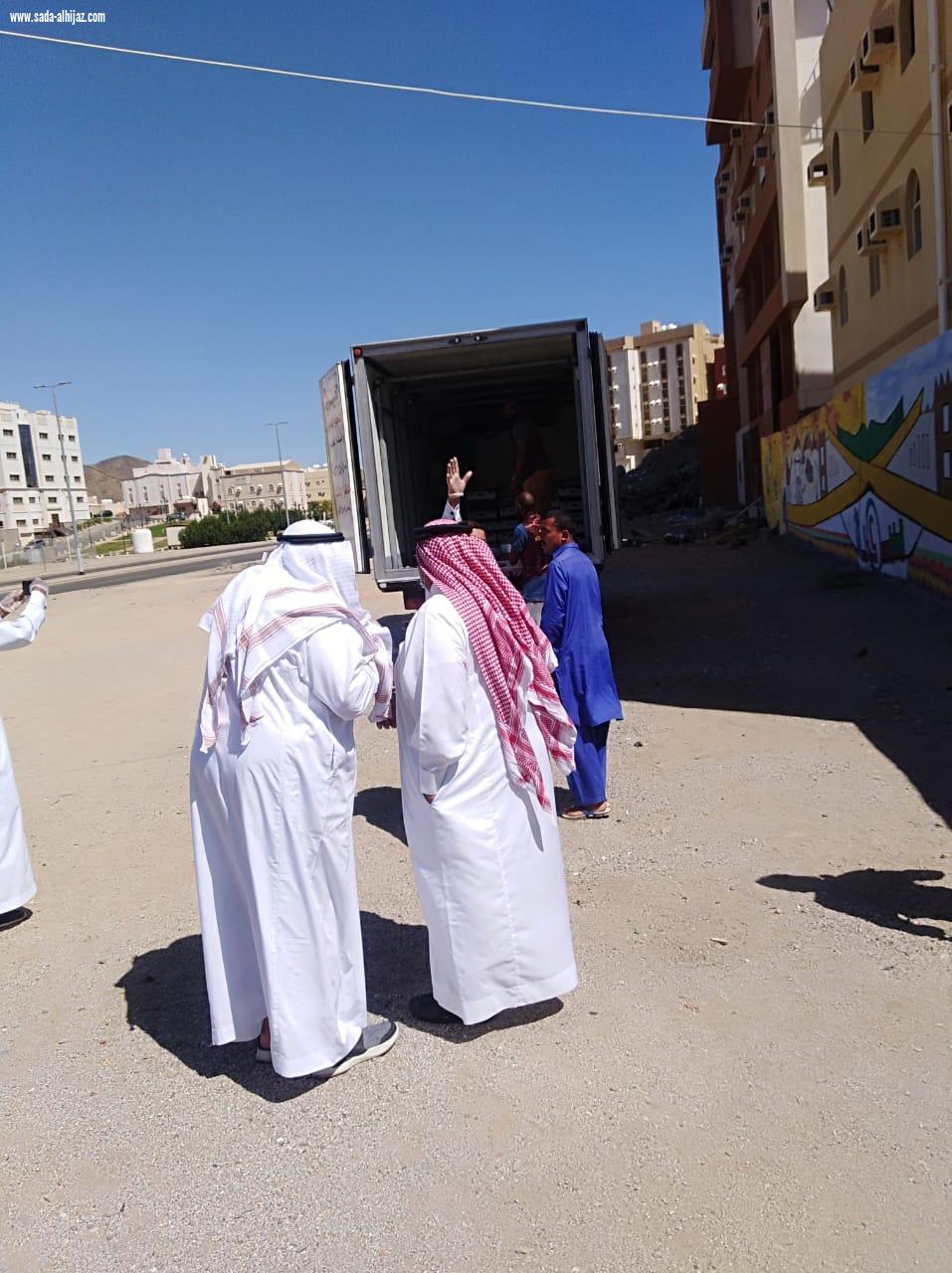 مركز حي الفيحاء يقدم مبادرات مميزة لأهالي الحي  شملت توزيع سلال غذائية وبرامج توعوية وثقافية وإجتماعية 