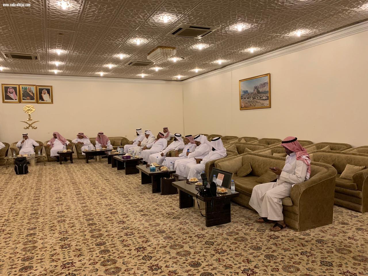 لتفعيل دور المجتمع المحلي والتطوعي محافظ العلا المكلف يستقبل فريق تزاور التطوعي