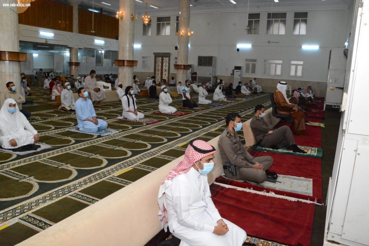 رفع التهنئة للقيادة بمناسبة شفاء خادم الحرمين الشريفين وخروجه من المستشفى وسط إجراءات احتزازية.. محافظ صامطة يؤدي صلاة عيد الأضحى بجامع العليا