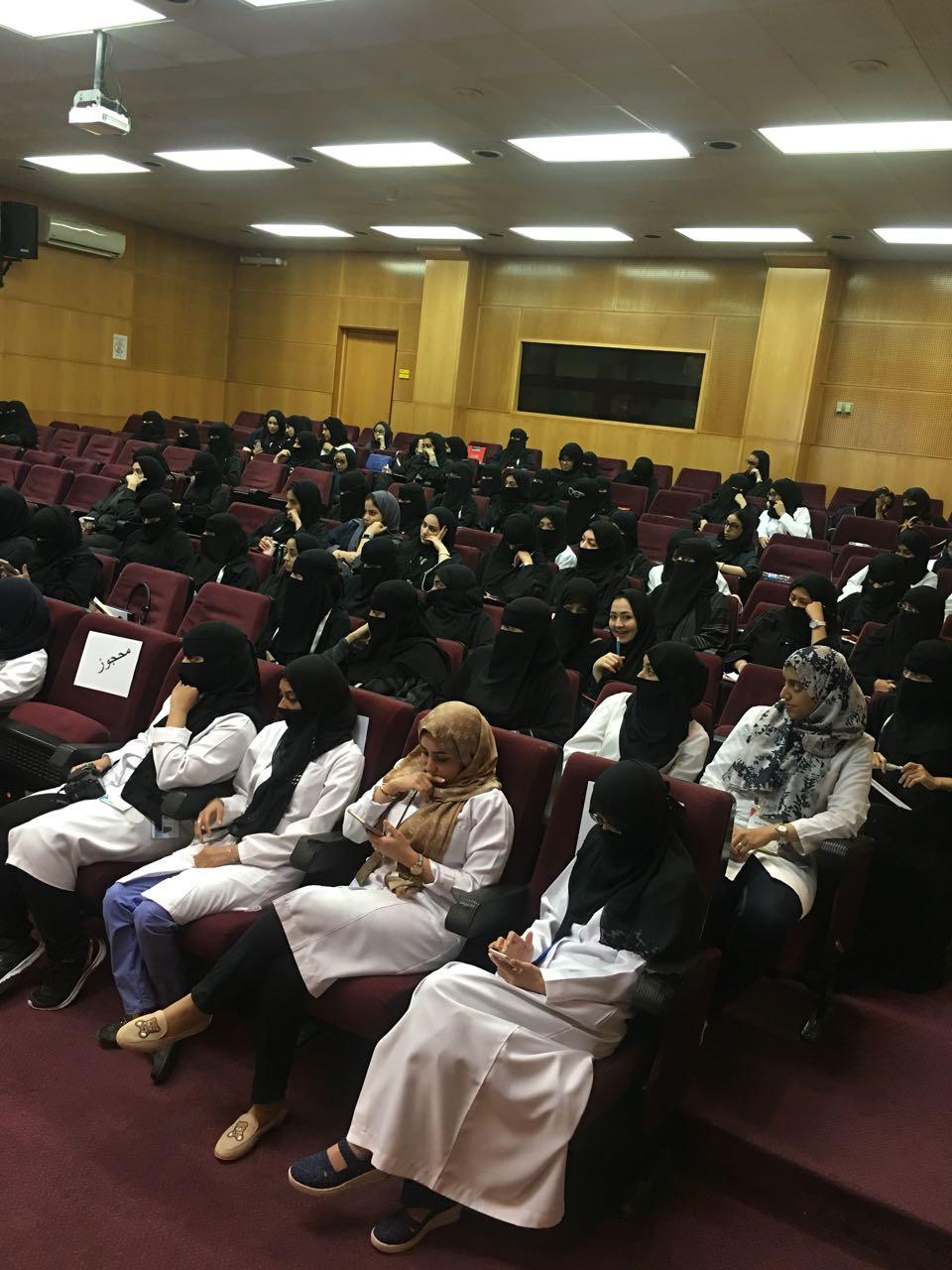 ندوة التغذية العلاجية بمستشفى الملك عبدالعزيز بجدة تحت شعار روئ جديدة في تغذية الحالات الحرجة 