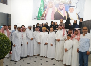 الرايقي يفتتح معرض فريق   مومينت بمركز أدهم للفنون بجدة