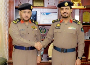 مدير الدفاع المدني بمكة المكرمة يقلد العقيد القرني رتبته الجديدة 
