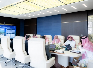 سمو أمير منطقة الباحة يترأس اجتماعًا لمناقشة استراتيجية ترويج وإبراز الممكنات والمسارات السياحية في المنطقة