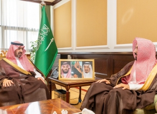 نائب أمير تبوك يستقبل مدير عام فرع الرئاسة العامة لهيئة الأمر بالمعروف والنهي عن المنكر بالمنطقة 