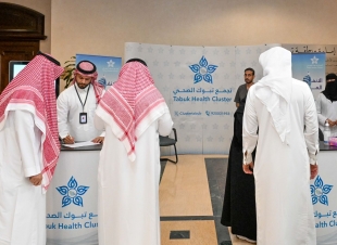 نائب أمير تبوك يدشن حملة التطعيم ضد الإنفلونزا الموسمية  