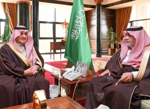 أمير تبوك يطلع على تقرير عن سير العملية التعليمية بالمنطقة 