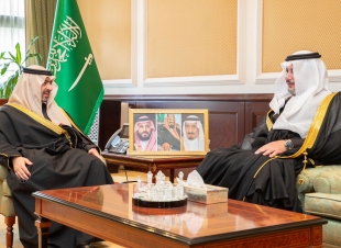 نائب أمير تبوك يستقبل ممثل فرع المركز الوطني لتنمية الغطاء النباتي ومكافحة التصحر بالمنطقة 