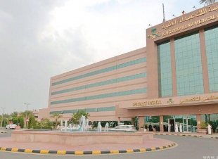 انقاذ عشريني من حالة نادرة لاستسقاء كلوي ضخم بالكلية اليسري بمدينة الملك عبدالله الطبية بالعاصمة المقدسة